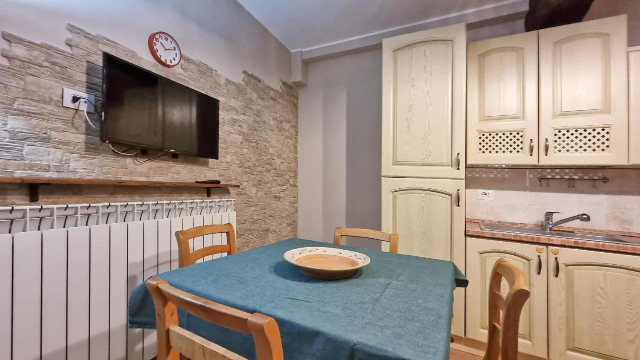 Residenza Dei Longobardi Affittacamere Spoleto Exteriör bild